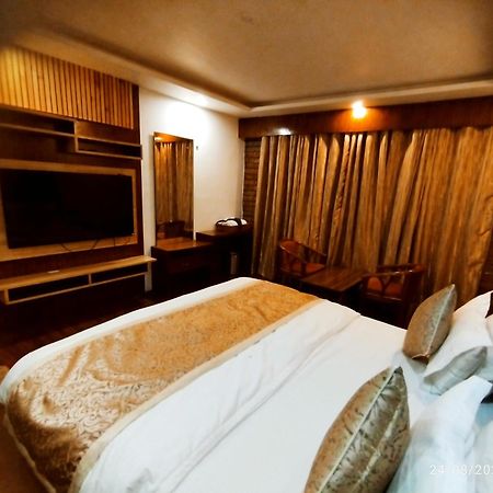 Hotel Lidder Palace Пахалгам Экстерьер фото